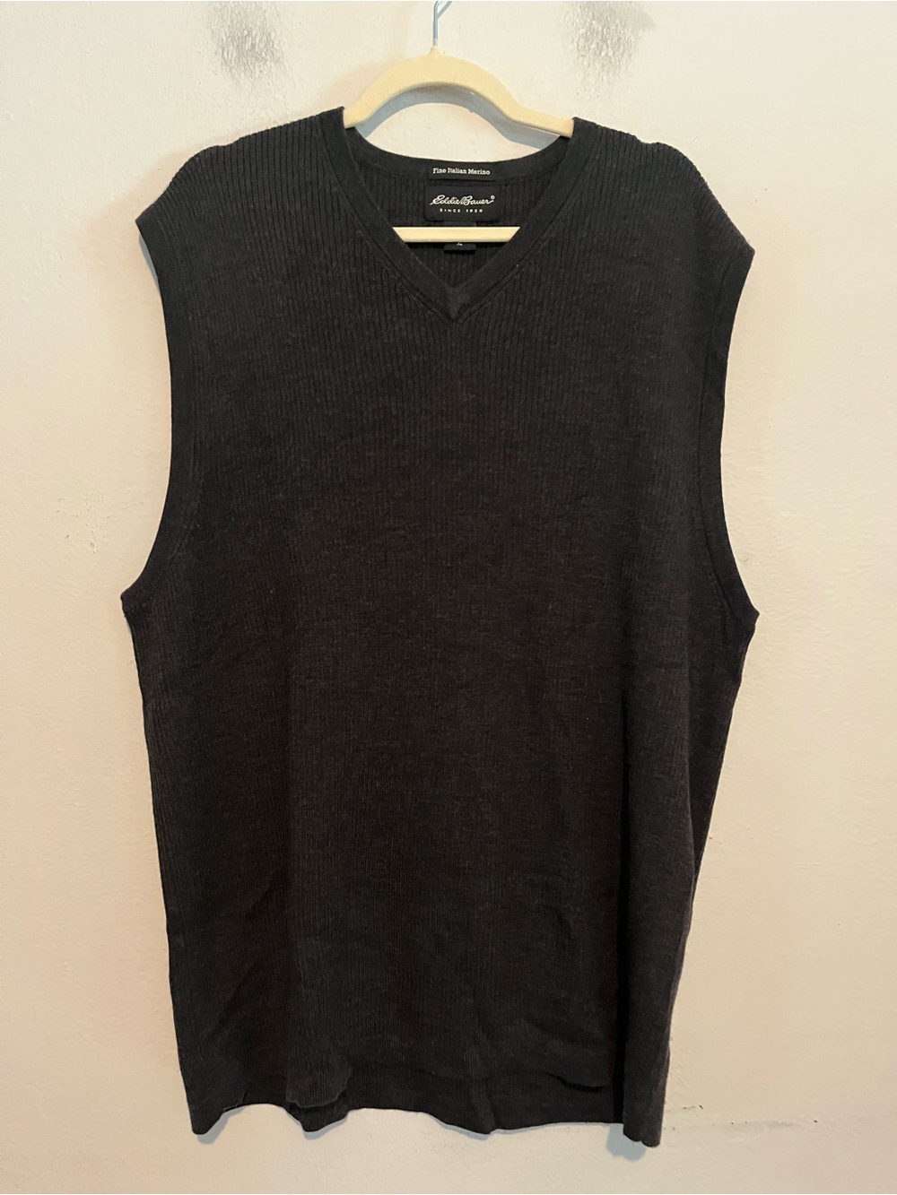 Eddie Bauer Men’s Charcoal Gray 100% Merino Wool V-Neck Sweater Vest XL Tall